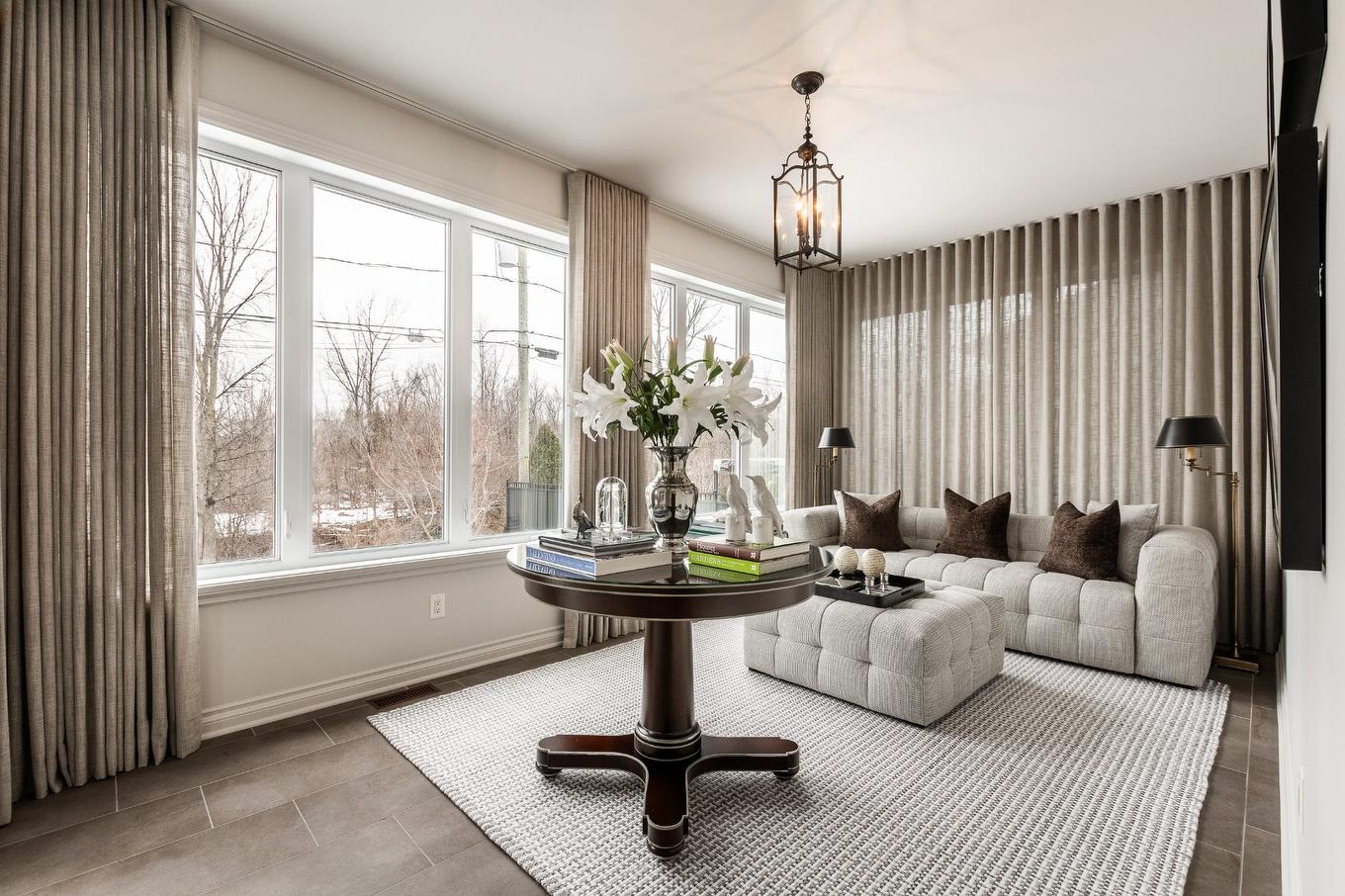 Solarium/Sunroom - 4041 Rue Des Bolets, Saint-Bruno-De-Montarville, QC - Indoor Photo Showing Living Room