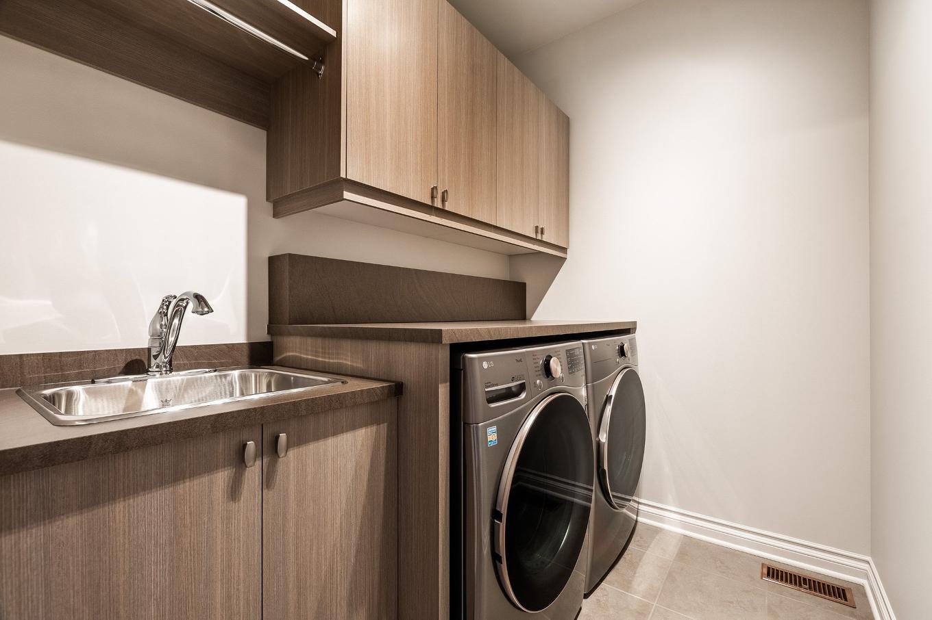 Laundry room - 4041 Rue Des Bolets, Saint-Bruno-De-Montarville, QC - Indoor Photo Showing Laundry Room