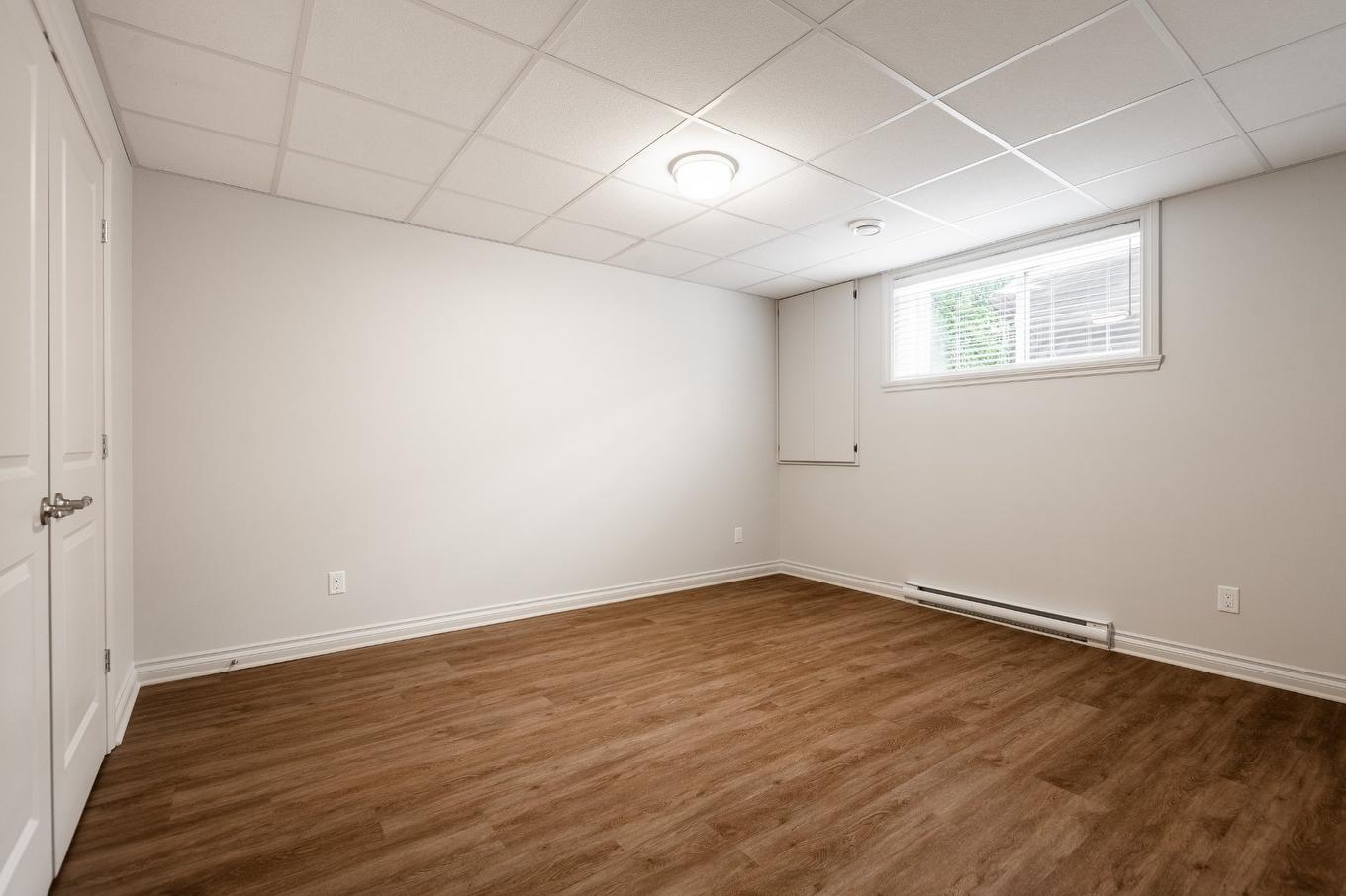 Bedroom - 4041 Rue Des Bolets, Saint-Bruno-De-Montarville, QC - Indoor Photo Showing Other Room