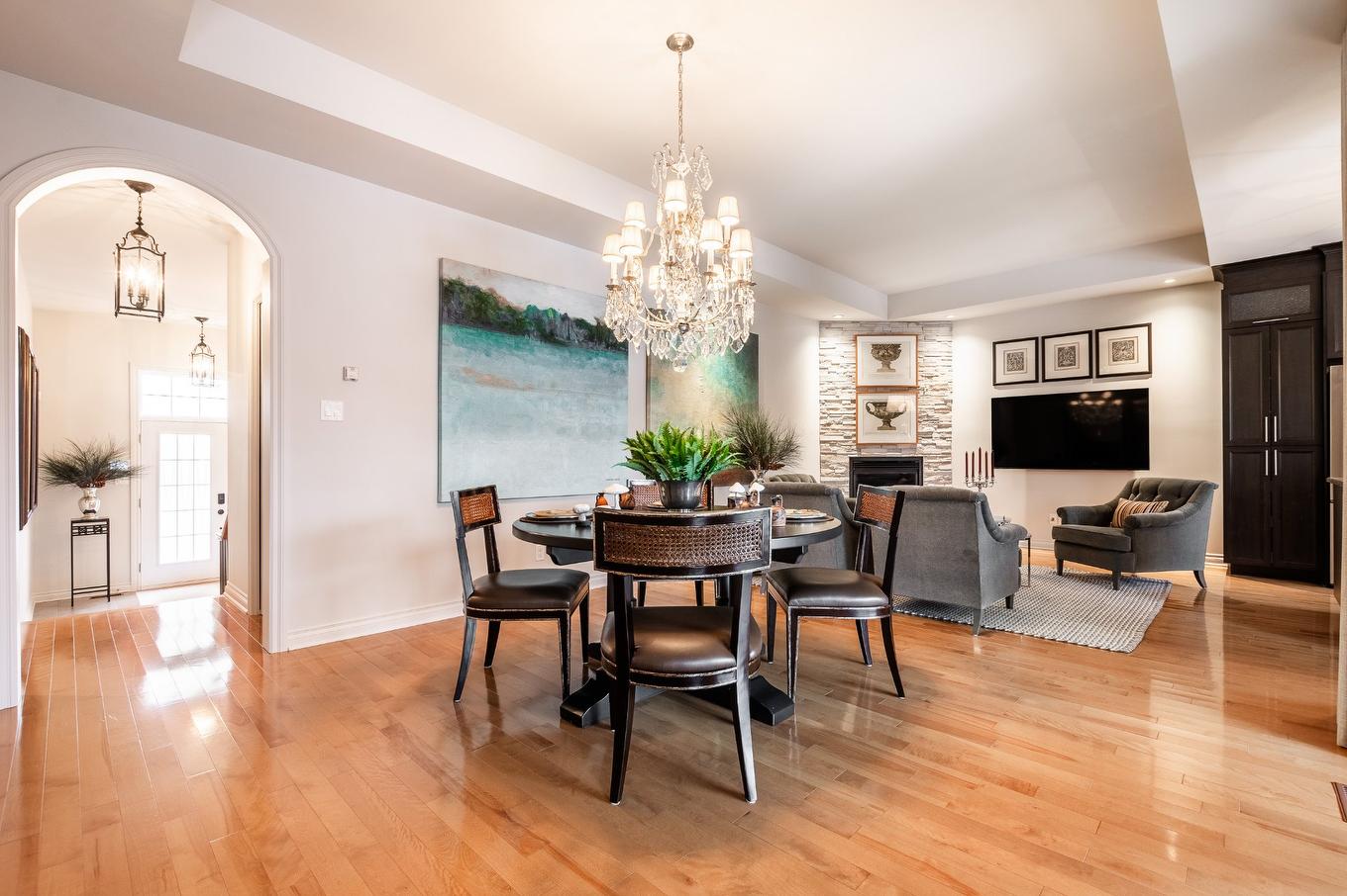 Dining room - 4041 Rue Des Bolets, Saint-Bruno-De-Montarville, QC - Indoor Photo Showing Dining Room