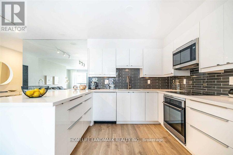 1401 - 298 Jarvis Street, Toronto, ON - Indoor Photo Showing Kitchen With Upgraded Kitchen