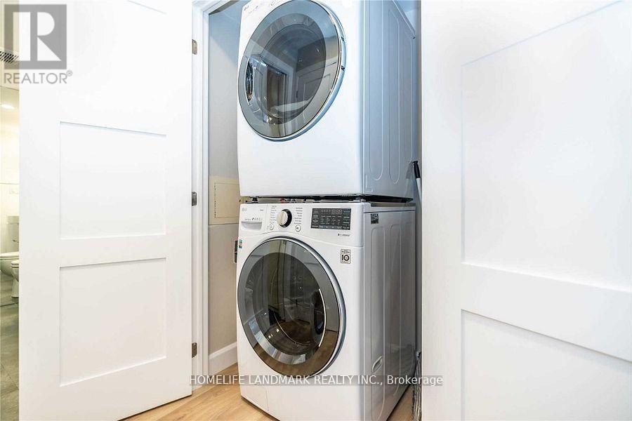 1401 - 298 Jarvis Street, Toronto, ON - Indoor Photo Showing Laundry Room