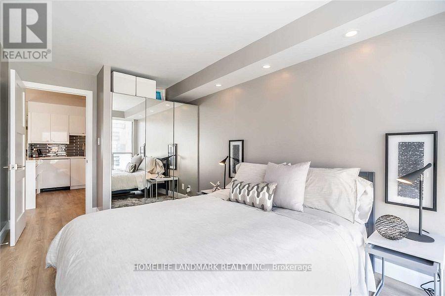 1401 - 298 Jarvis Street, Toronto, ON - Indoor Photo Showing Bedroom