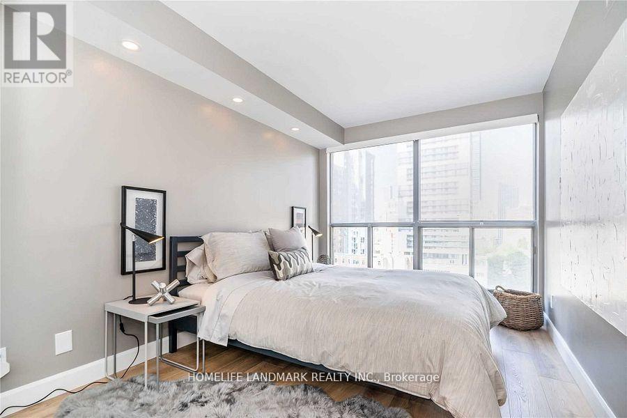 1401 - 298 Jarvis Street, Toronto, ON - Indoor Photo Showing Bedroom