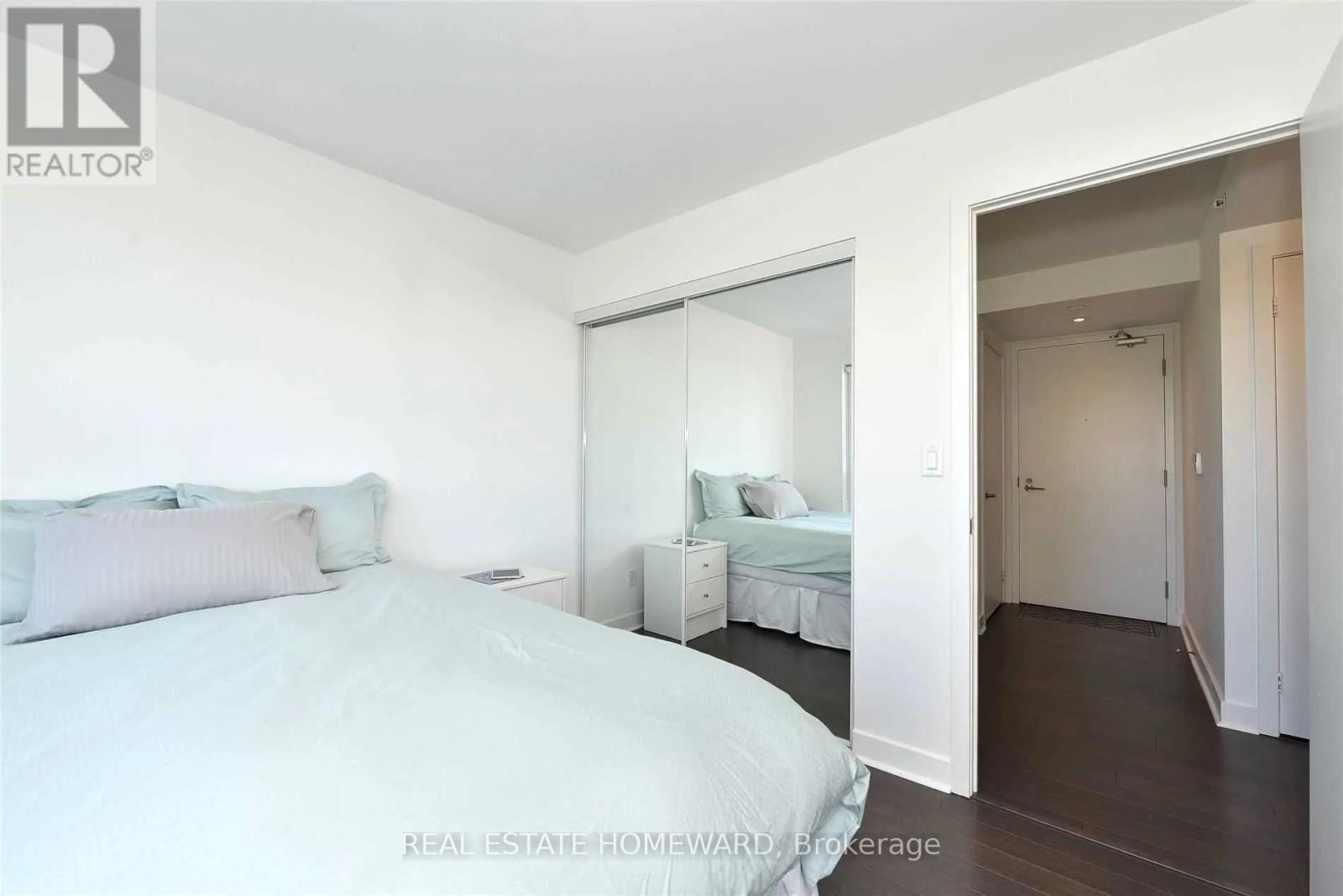 602 - 58 Orchard View Boulevard, Toronto, ON - Indoor Photo Showing Bedroom