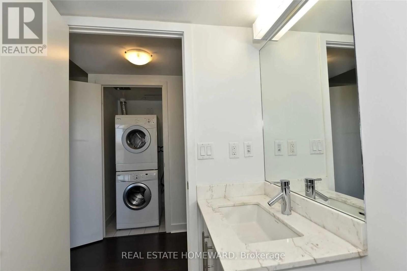 602 - 58 Orchard View Boulevard, Toronto, ON - Indoor Photo Showing Laundry Room
