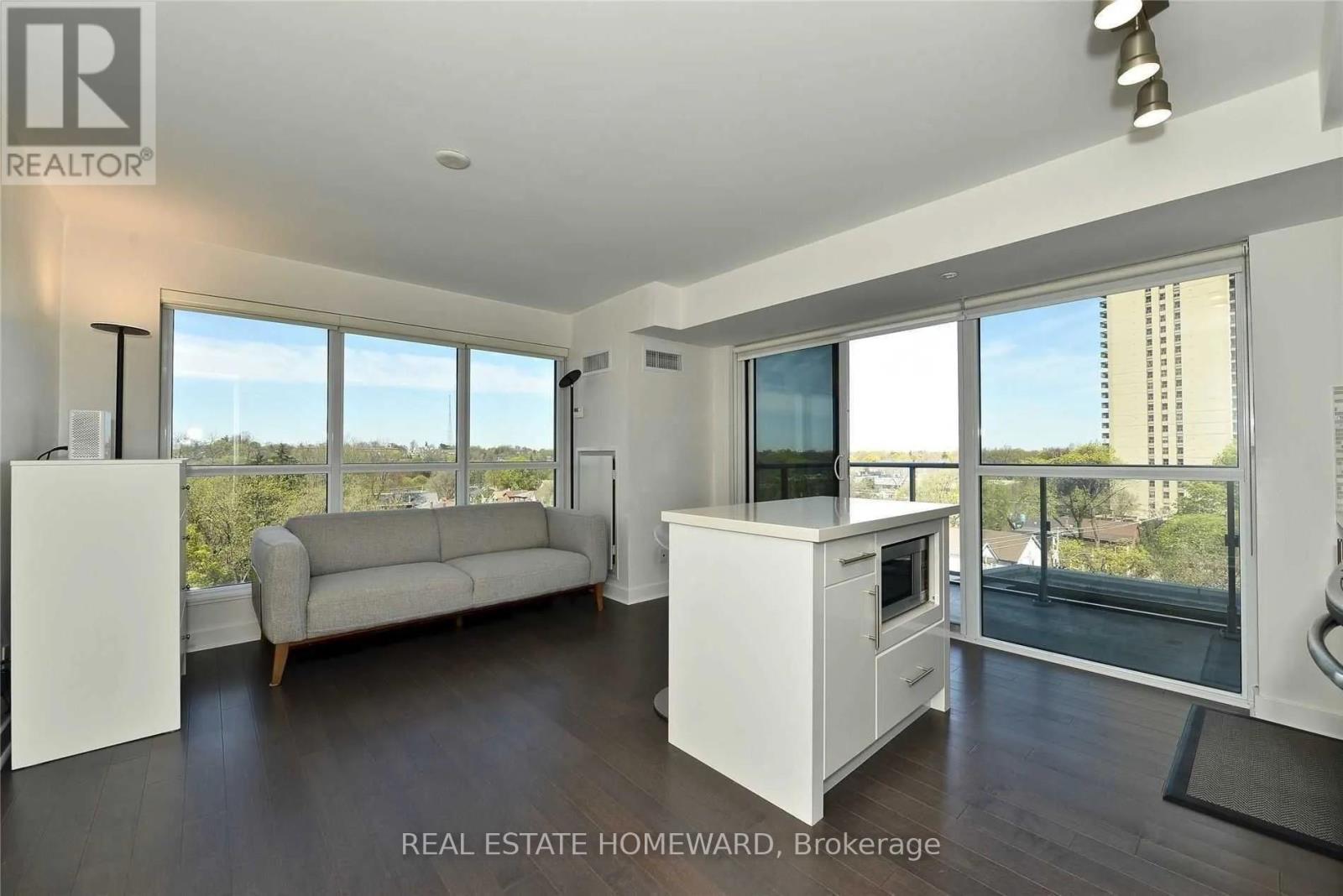 602 - 58 Orchard View Boulevard, Toronto, ON - Indoor