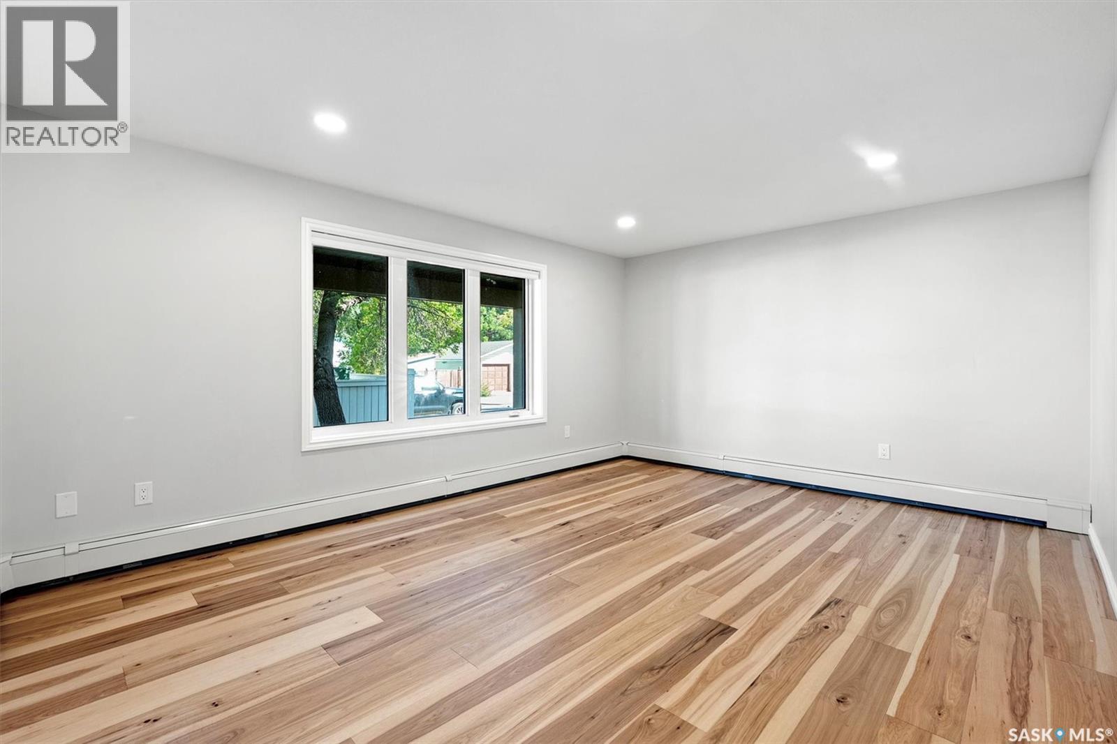 102 318 108Th Street, Saskatoon, SK - Indoor Photo Showing Other Room