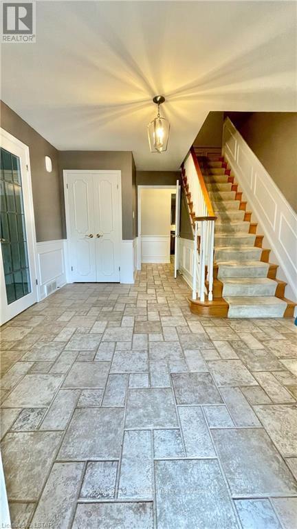 Main Level & Second Floor - 867 Viscount Road S, London South (South N), ON