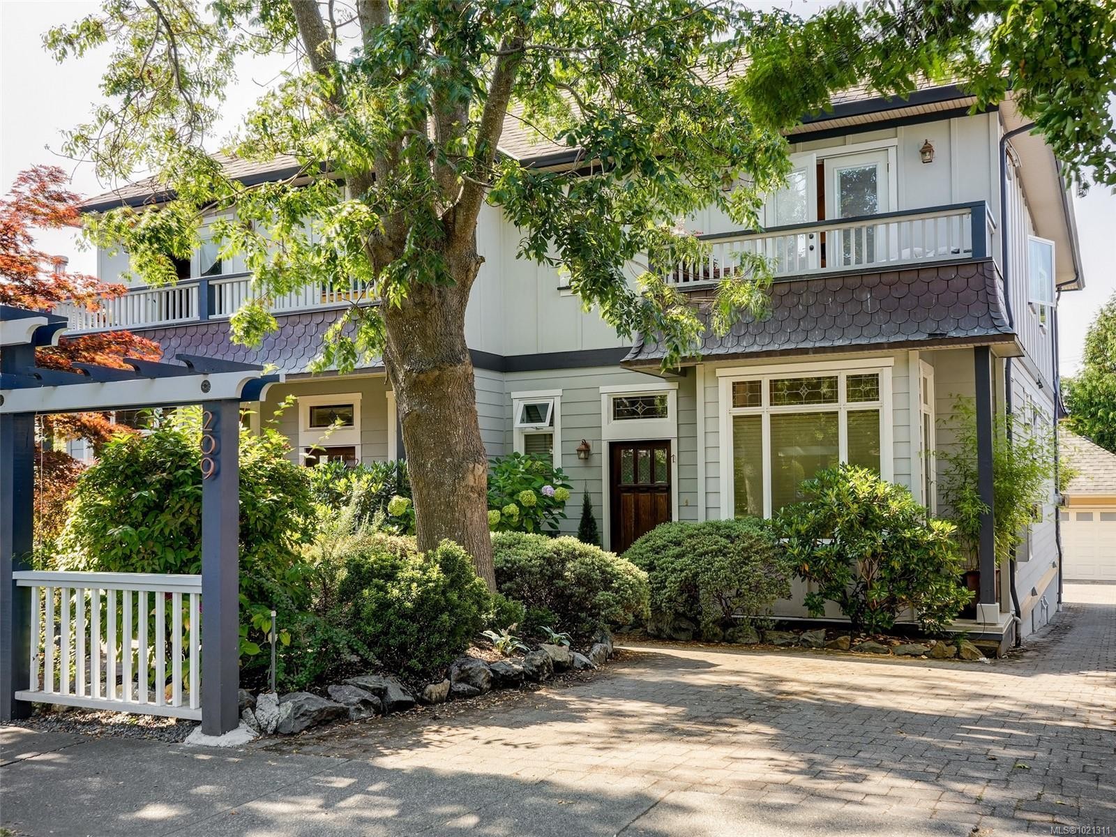 4-209 Superior St, Victoria, BC