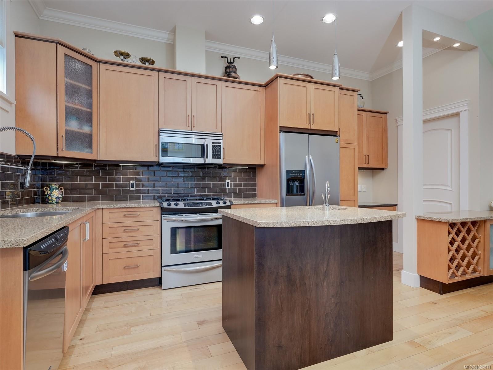 4-209 Superior St, Victoria, BC