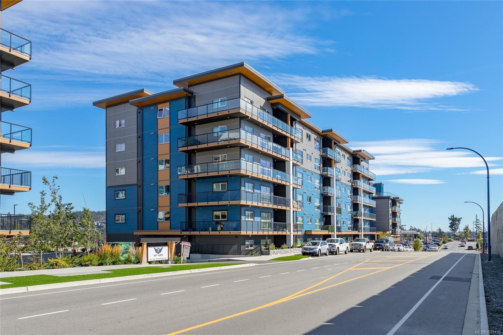 204-2465 Gateway Rd, Langford, BC - Outdoor With Facade