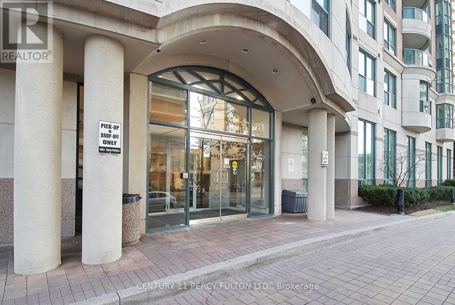 2003 - 7 Lorraine Drive, Toronto, ON - Outdoor