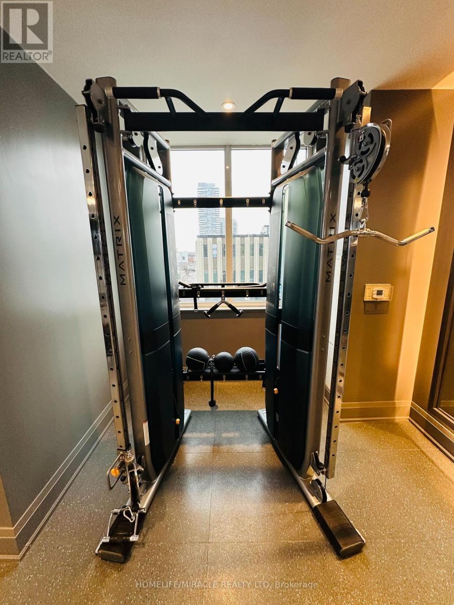 707 - 15 Lynch Street, Brampton, ON - Indoor