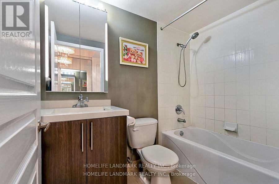 1206 - 2230 Lakeshore Boulevard W, Toronto, ON - Indoor Photo Showing Bathroom