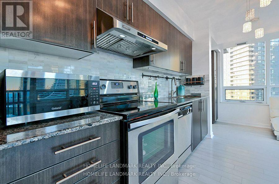 1206 - 2230 Lakeshore Boulevard W, Toronto, ON - Indoor Photo Showing Kitchen