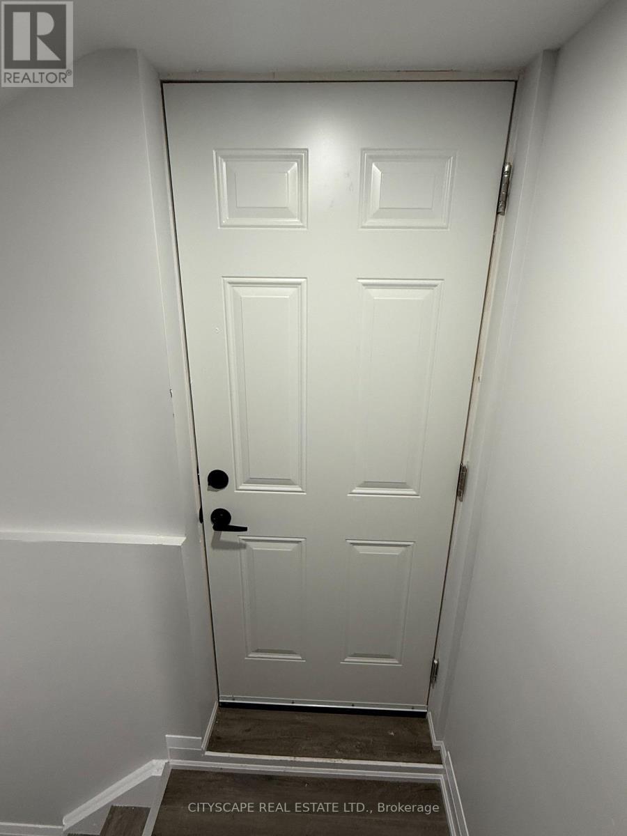 5582 Meadowcrest Avenue, Mississauga, ON - Indoor Photo Showing Other Room