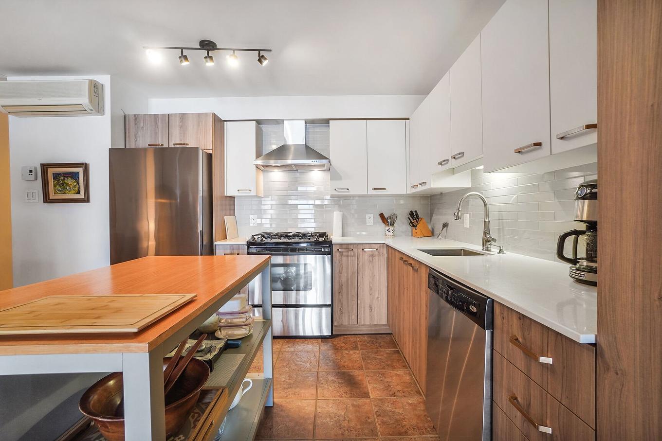 Kitchen - 5-36 Ch. Du Tour-Du-Lac, Sainte-Agathe-Des-Monts, QC - Indoor Photo Showing Kitchen With Upgraded Kitchen