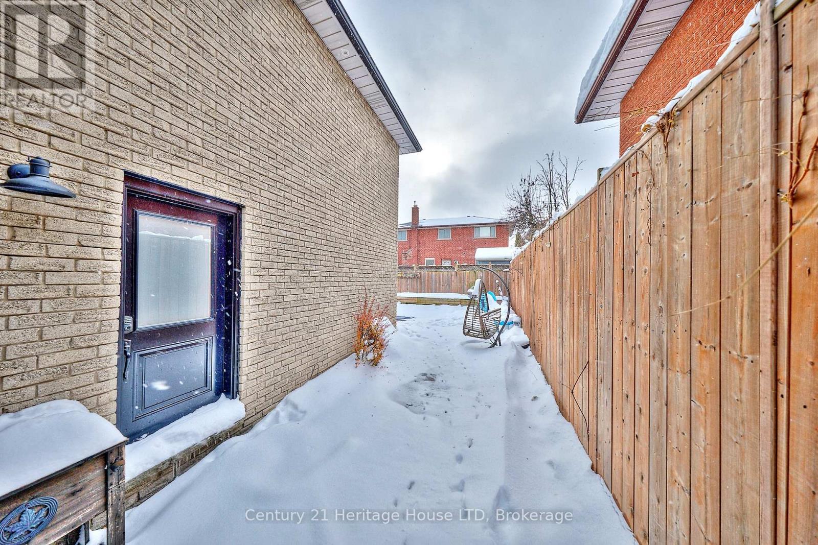 Side Entrance - 70 Taymall Street, Hamilton (Templemead), ON - Photo Showing Other Room