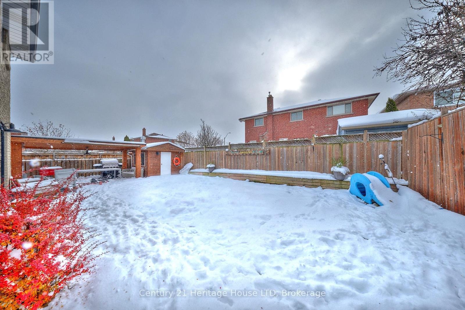 Inground Heated Pool - 70 Taymall Street, Hamilton (Templemead), ON - Outdoor