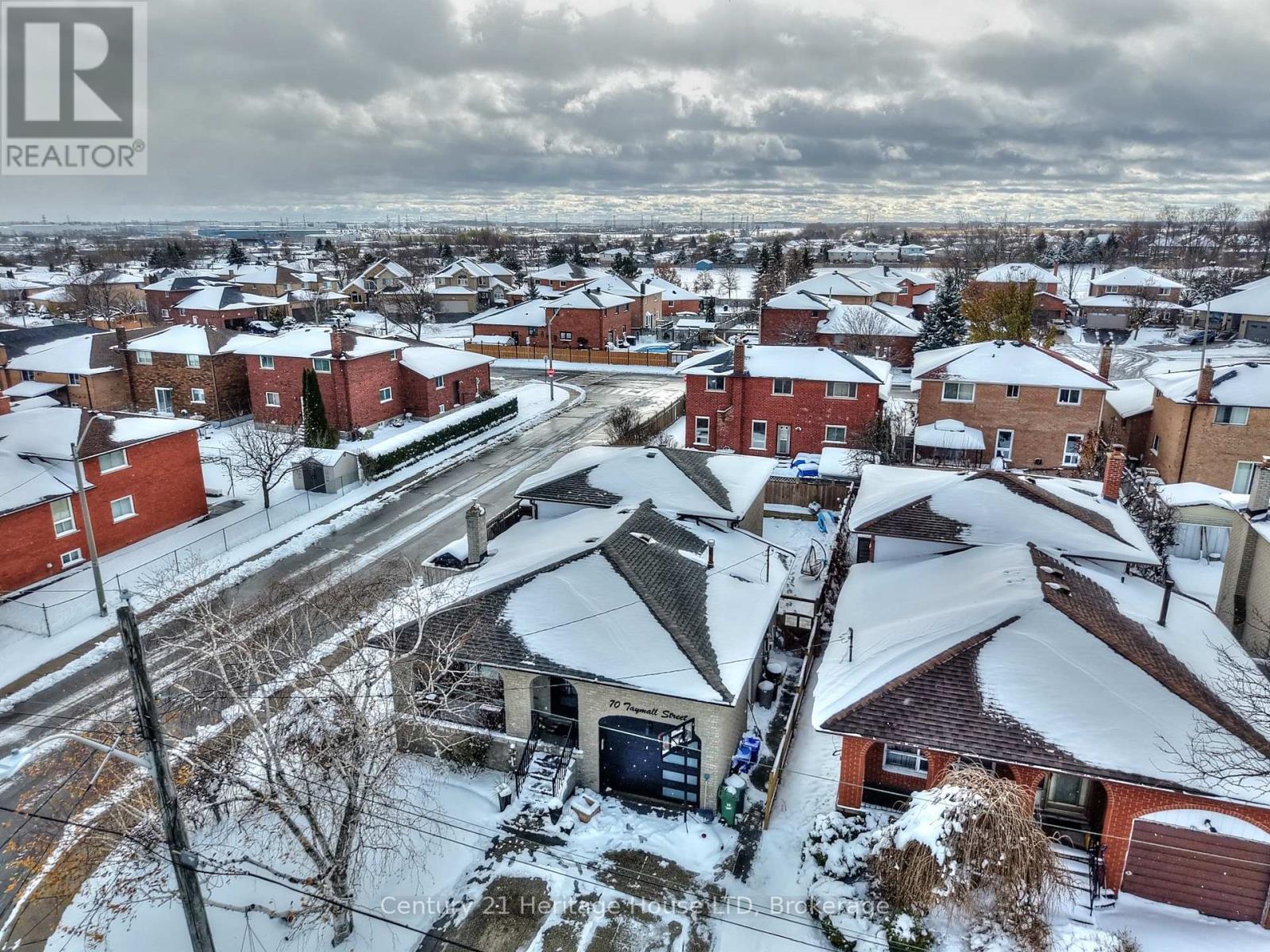 Welcome to 70 Taymall Street - 70 Taymall Street, Hamilton (Templemead), ON - Outdoor With View