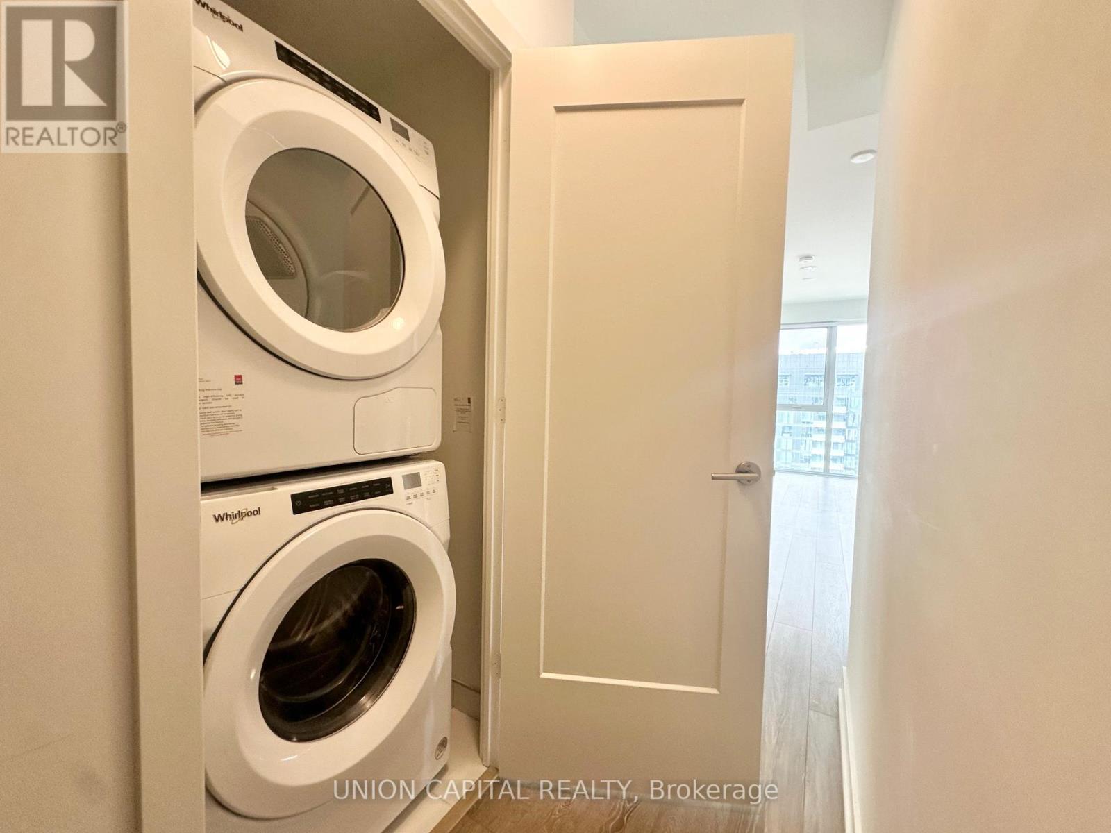 4102 - 30 Inn On The Park Drive, Toronto, ON - Indoor Photo Showing Laundry Room