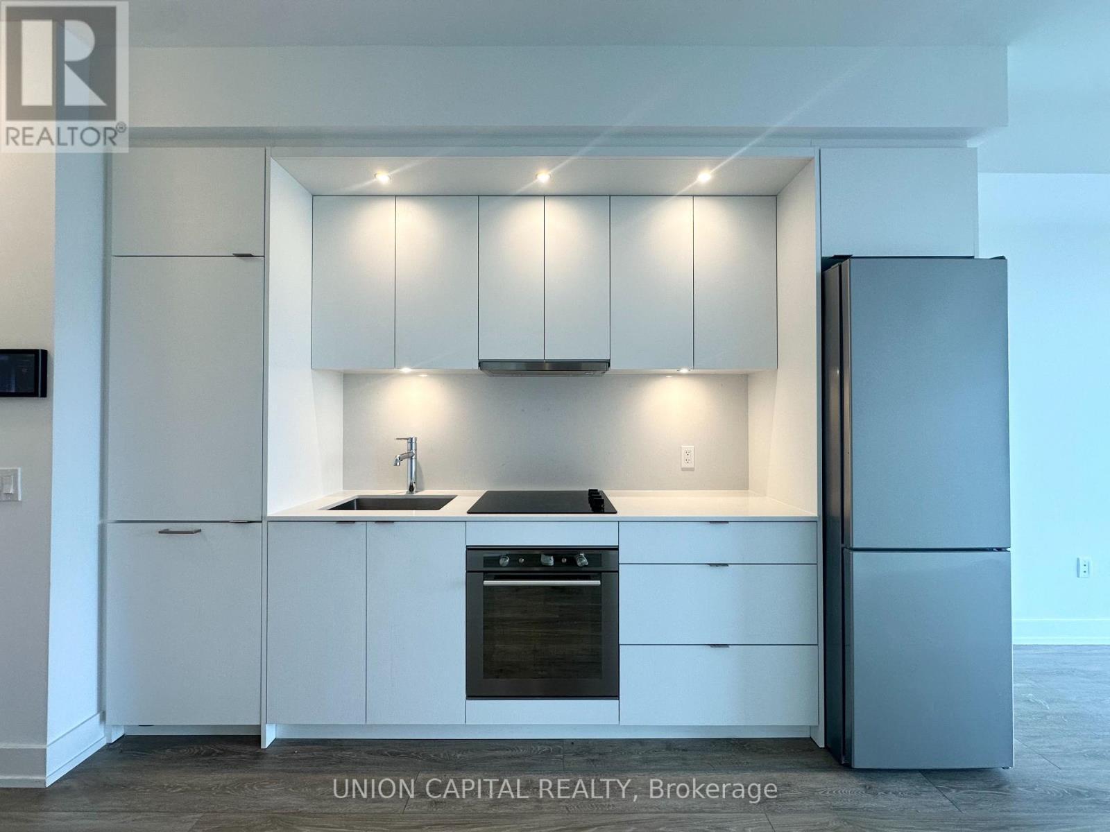 4102 - 30 Inn On The Park Drive, Toronto, ON - Indoor