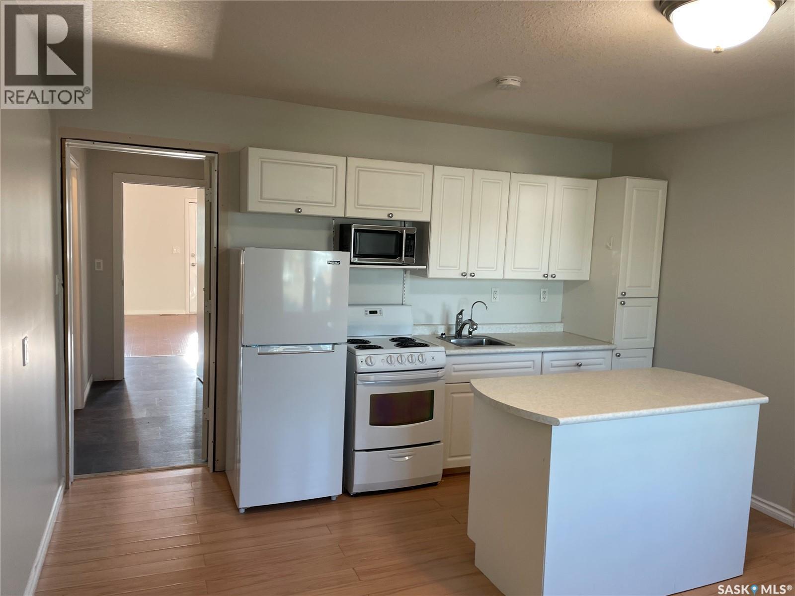 218 1St Street Nw, Wadena, SK - Indoor Photo Showing Kitchen