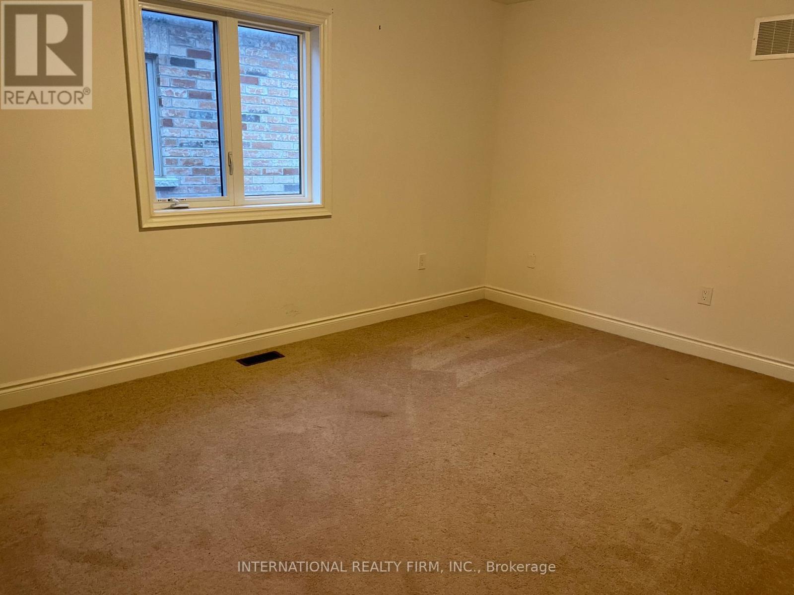 221 Etheridge Avenue N, Milton, ON - Indoor Photo Showing Other Room