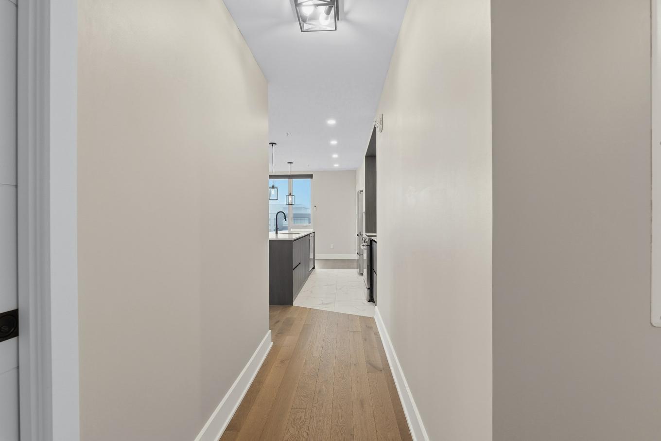 Corridor - 1202-2835 Av. Du Cosmodôme, Laval (Chomedey), QC - Indoor Photo Showing Other Room