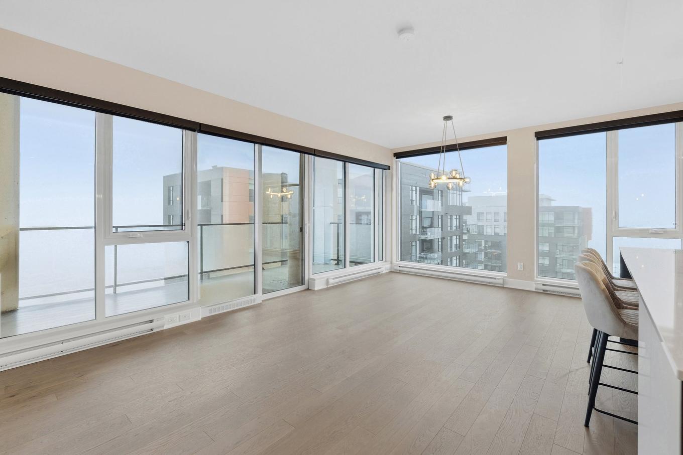 Vue d'ensemble - 1202-2835 Av. Du Cosmodôme, Laval (Chomedey), QC - Indoor Photo Showing Other Room