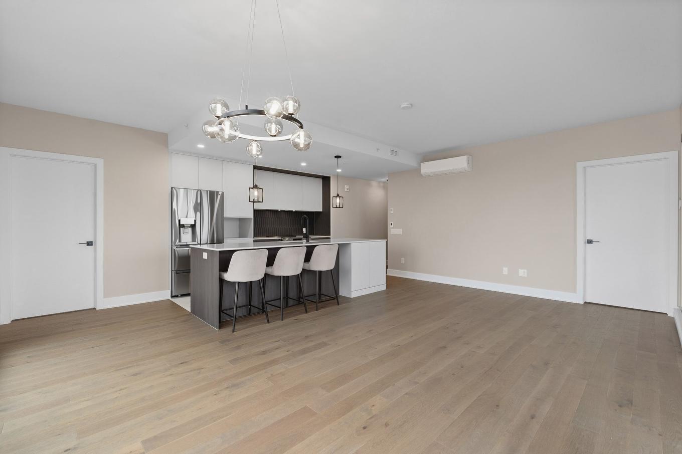 Cuisine - 1202-2835 Av. Du Cosmodôme, Laval (Chomedey), QC - Indoor Photo Showing Other Room