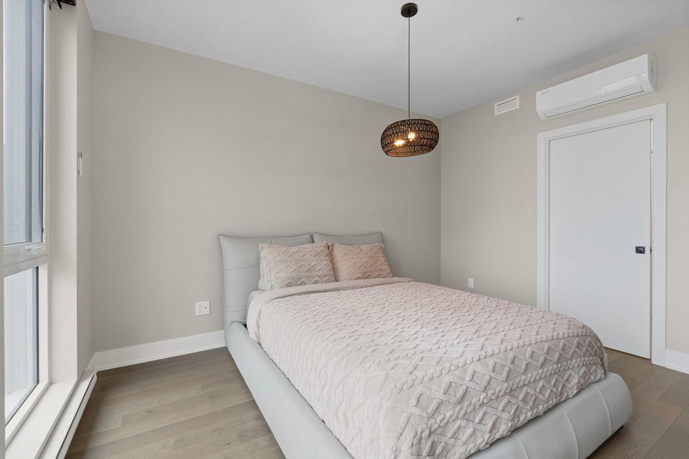 Chambre à coucher principale - 1202-2835 Av. Du Cosmodôme, Laval (Chomedey), QC - Indoor Photo Showing Bedroom