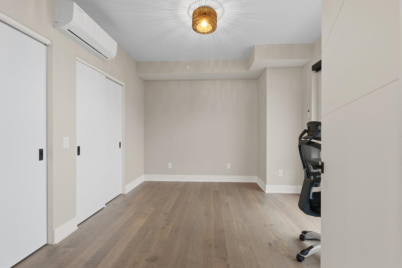 Chambre à coucher - 1202-2835 Av. Du Cosmodôme, Laval (Chomedey), QC - Indoor Photo Showing Other Room