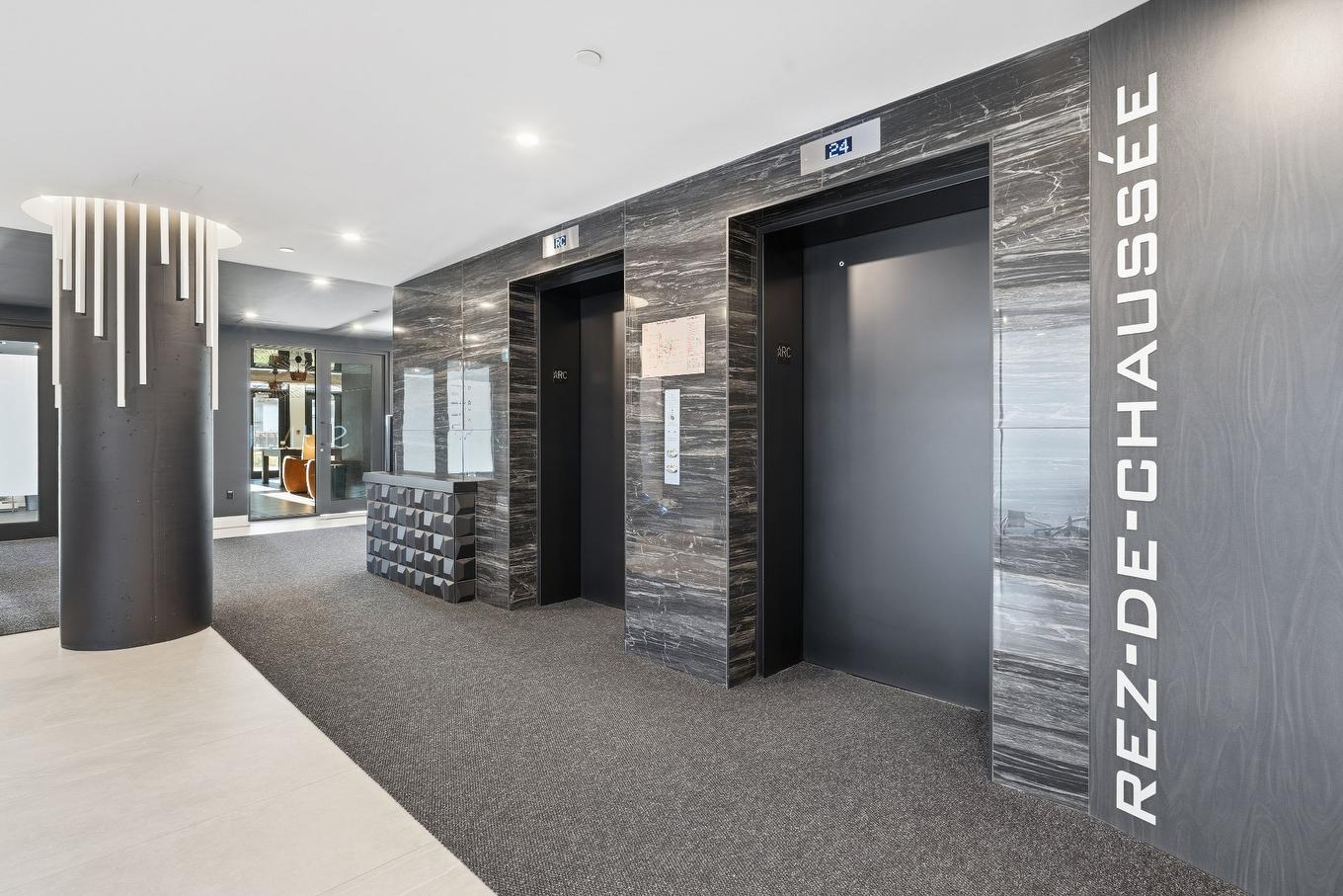 Ascenseur - 1202-2835 Av. Du Cosmodôme, Laval (Chomedey), QC - Indoor Photo Showing Other Room