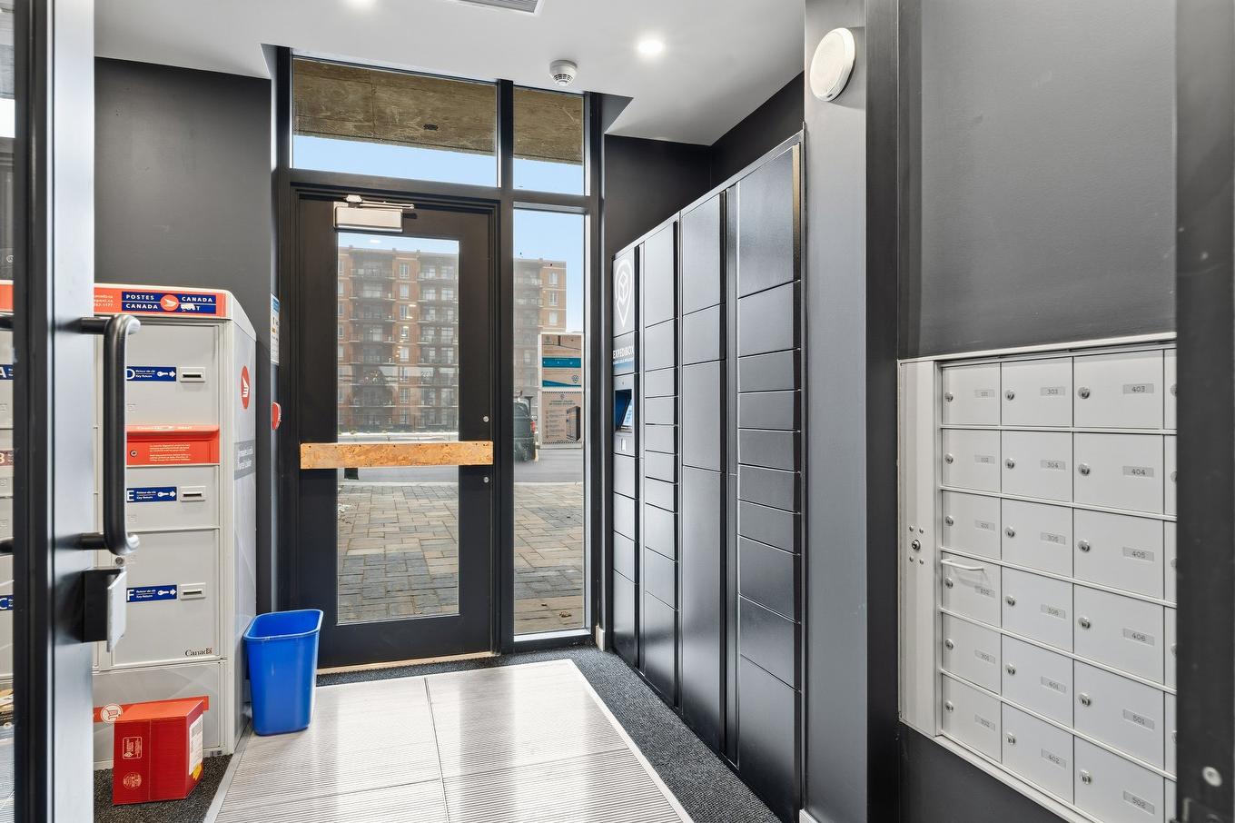 Salle communautaire - 1202-2835 Av. Du Cosmodôme, Laval (Chomedey), QC - Indoor