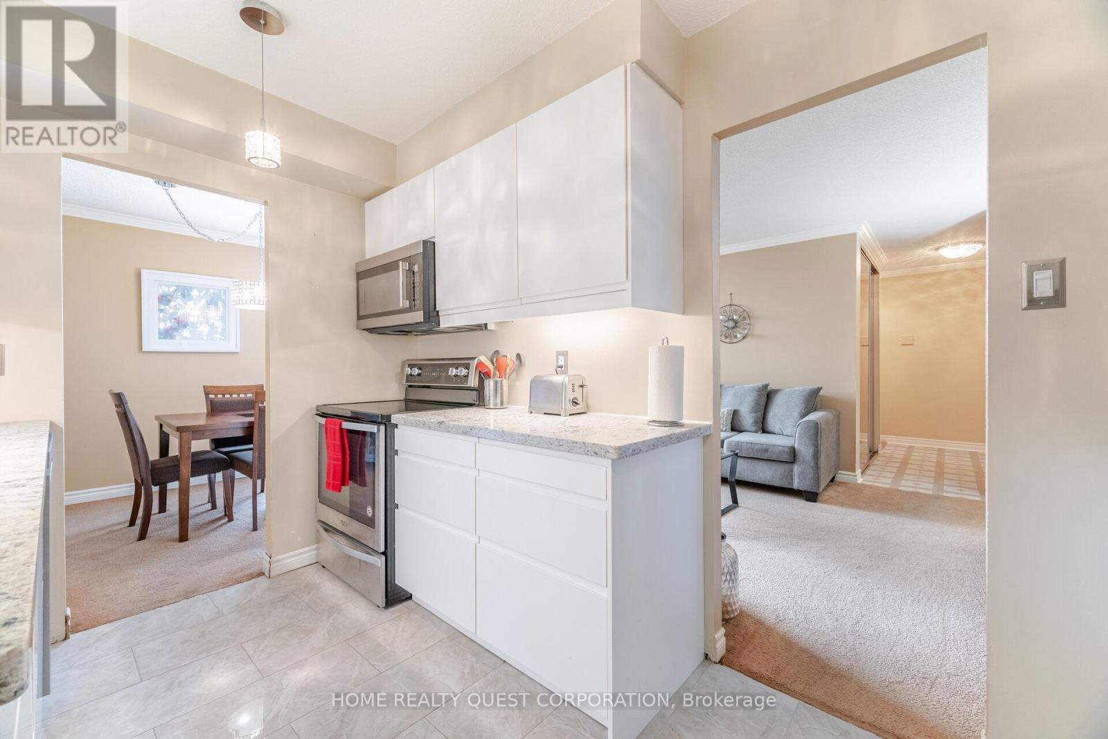510 - 3170 Kirwin Avenue, Mississauga, ON - Indoor Photo Showing Kitchen