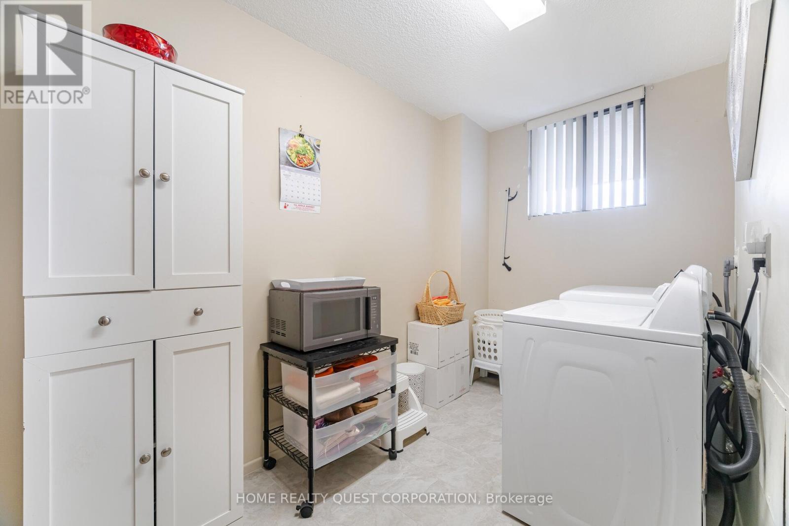 510 - 3170 Kirwin Avenue, Mississauga, ON - Indoor Photo Showing Laundry Room
