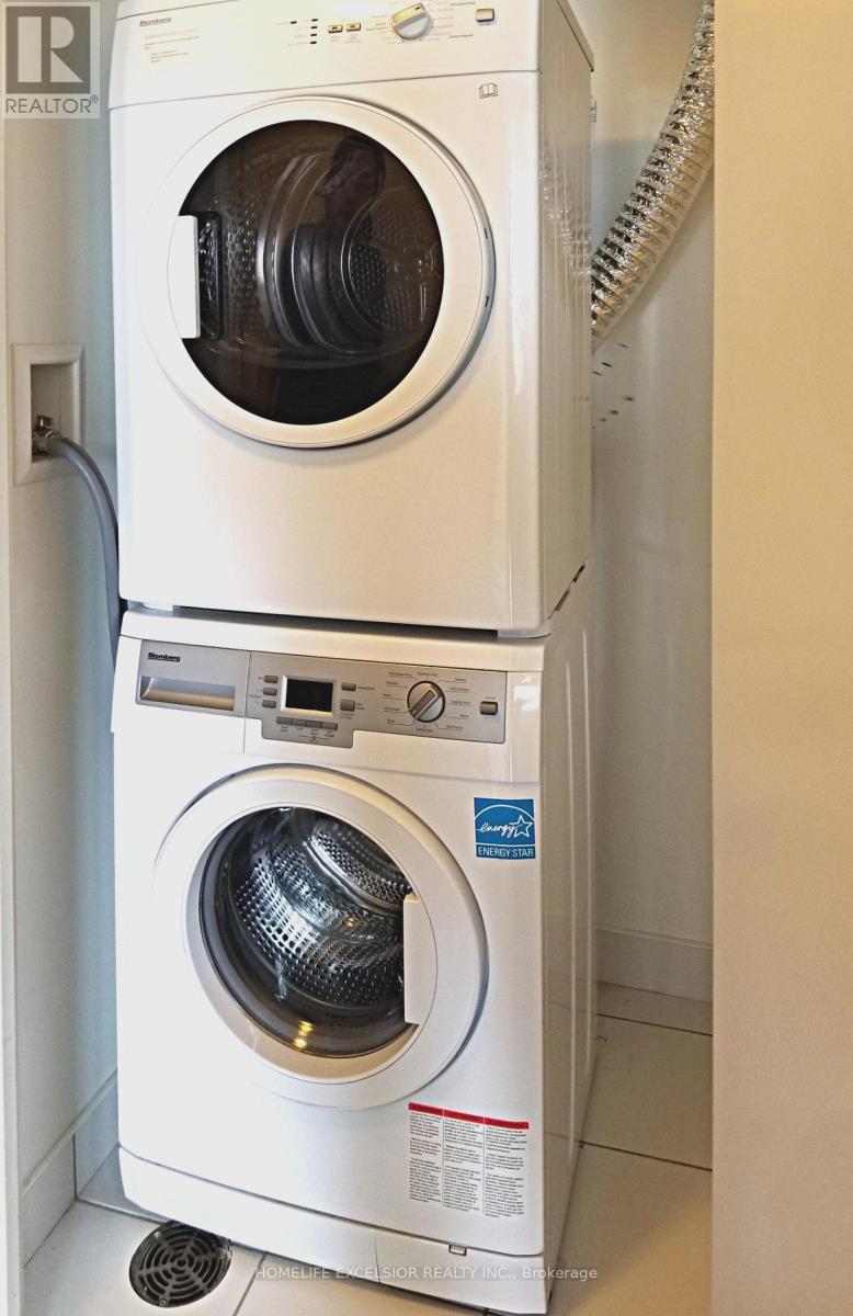 1306 - 501 St. Clair Avenue W, Toronto, ON - Indoor Photo Showing Laundry Room