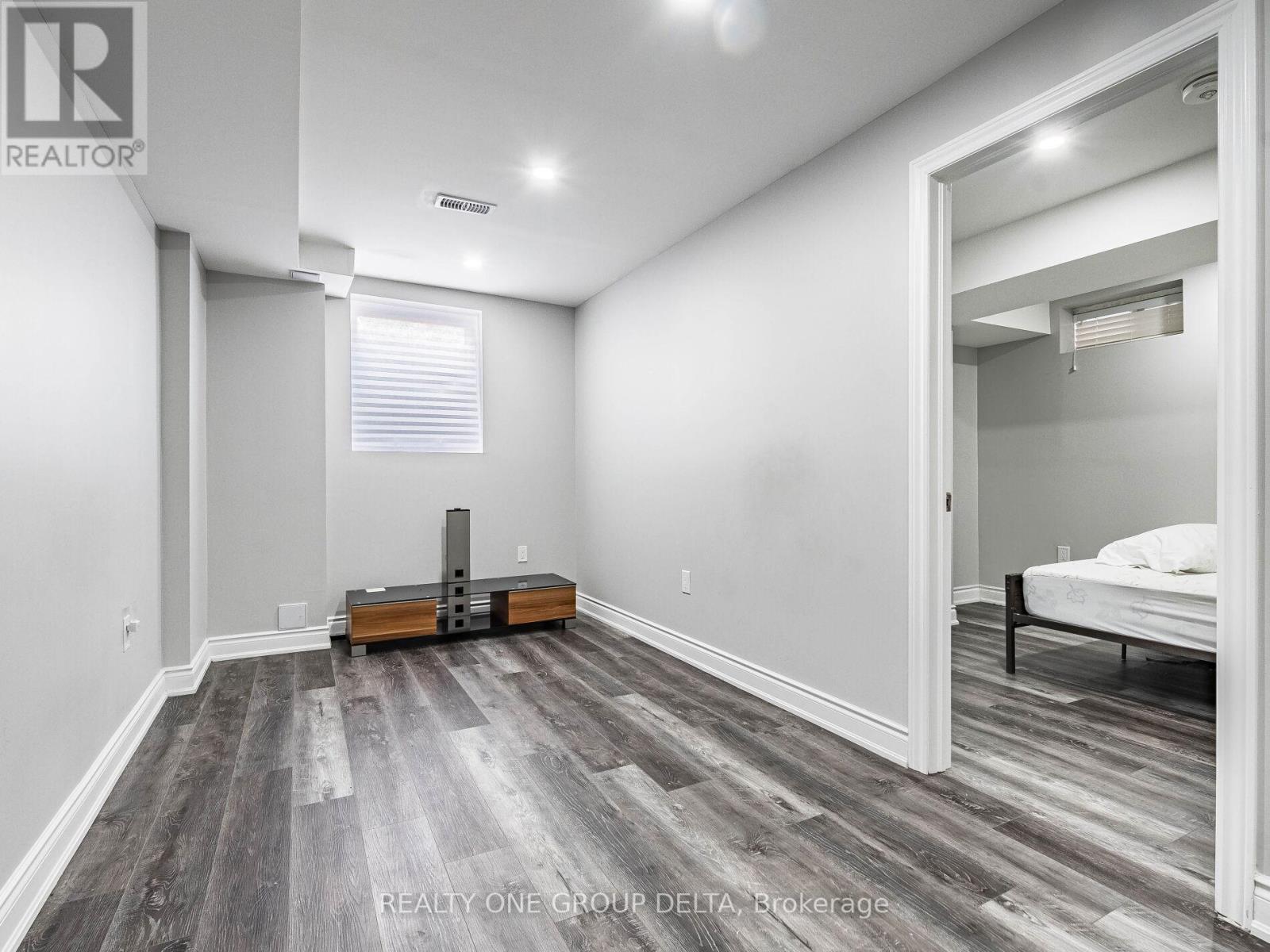 . - 6 Quinton Ridge, Brampton, ON - Indoor Photo Showing Other Room