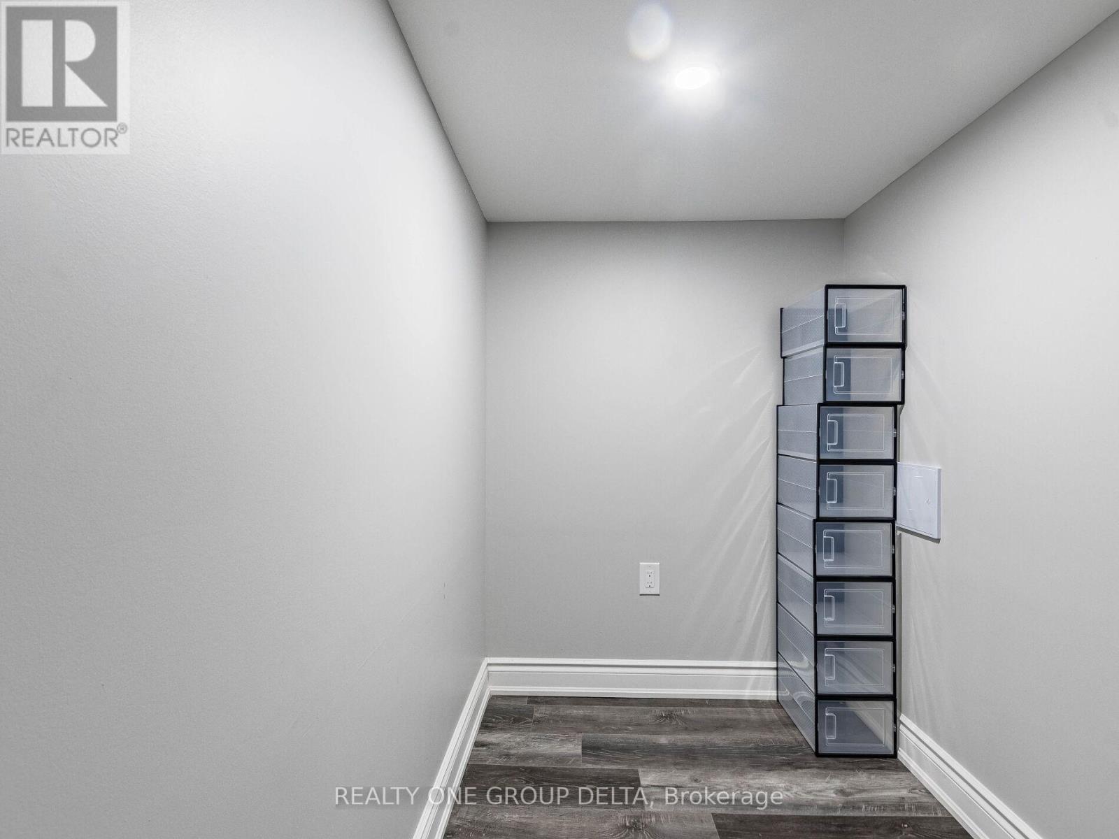 . - 6 Quinton Ridge, Brampton, ON - Indoor Photo Showing Other Room