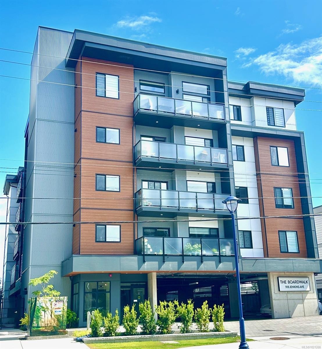 304-918 Jenkins Ave, Langford, BC - Outdoor With Facade