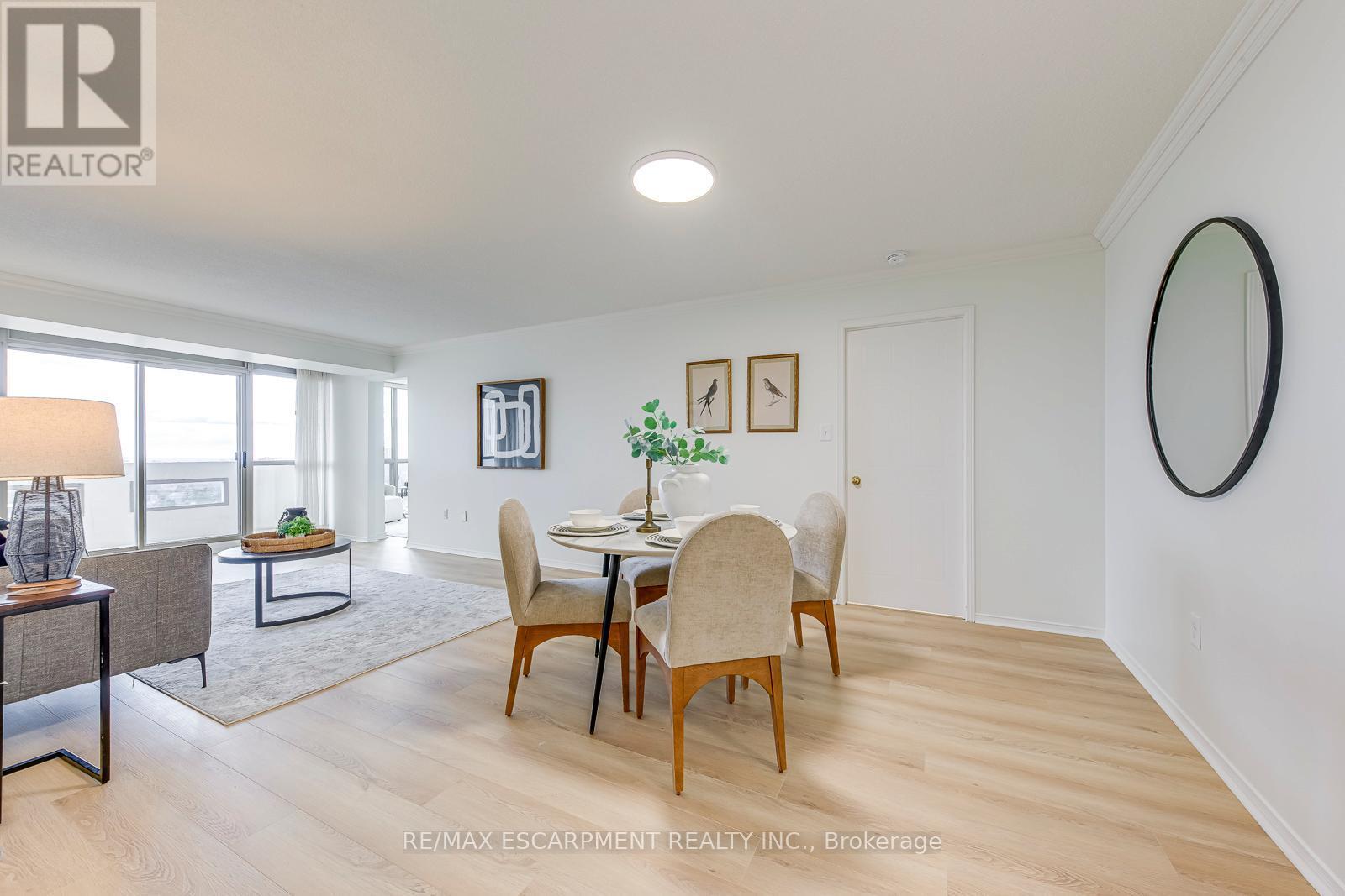 902 - 5080 Pinedale Avenue, Burlington, ON - Indoor