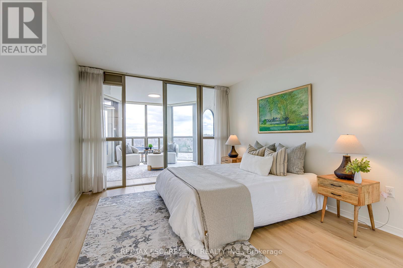 902 - 5080 Pinedale Avenue, Burlington, ON - Indoor Photo Showing Bedroom