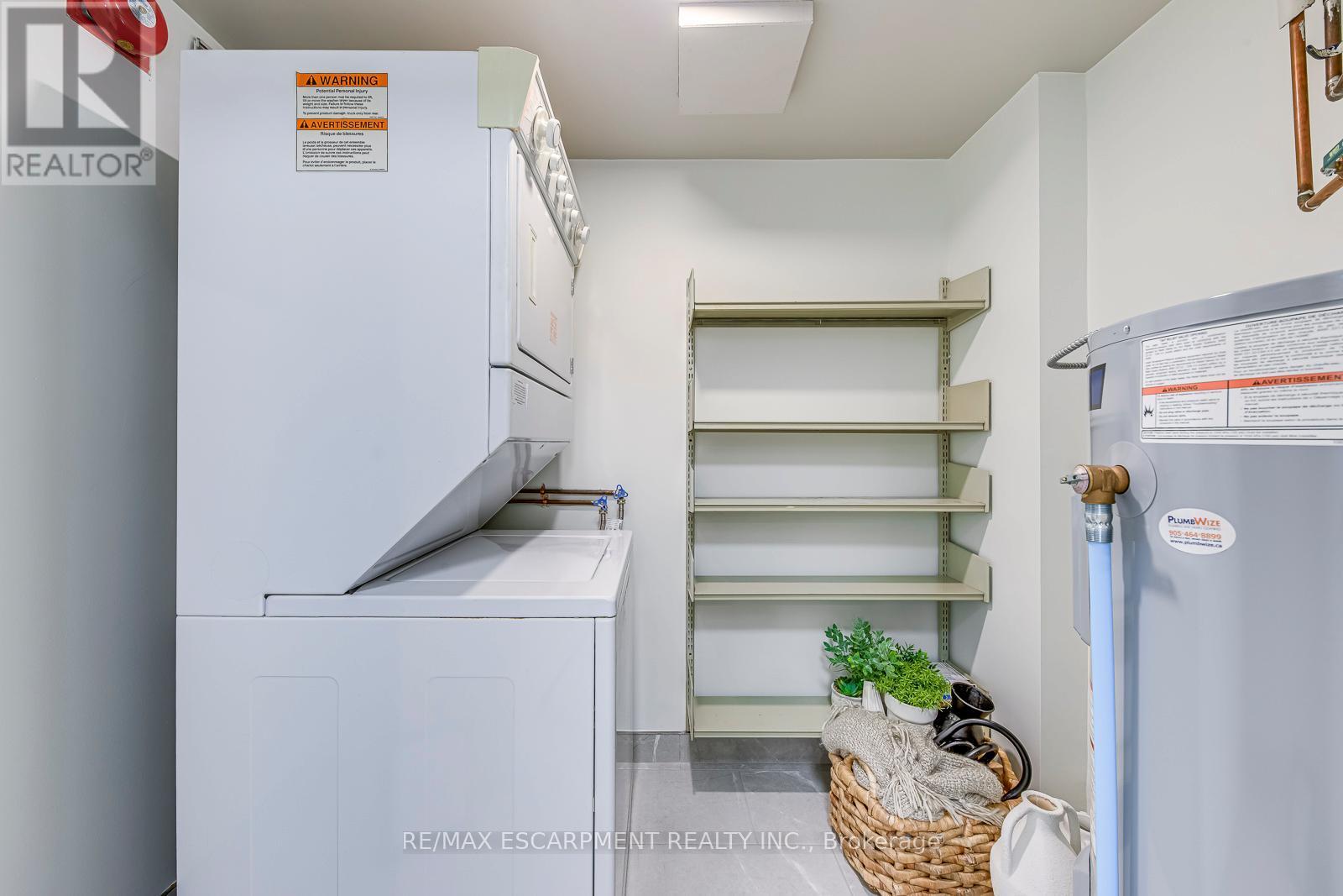 902 - 5080 Pinedale Avenue, Burlington, ON - Indoor Photo Showing Laundry Room