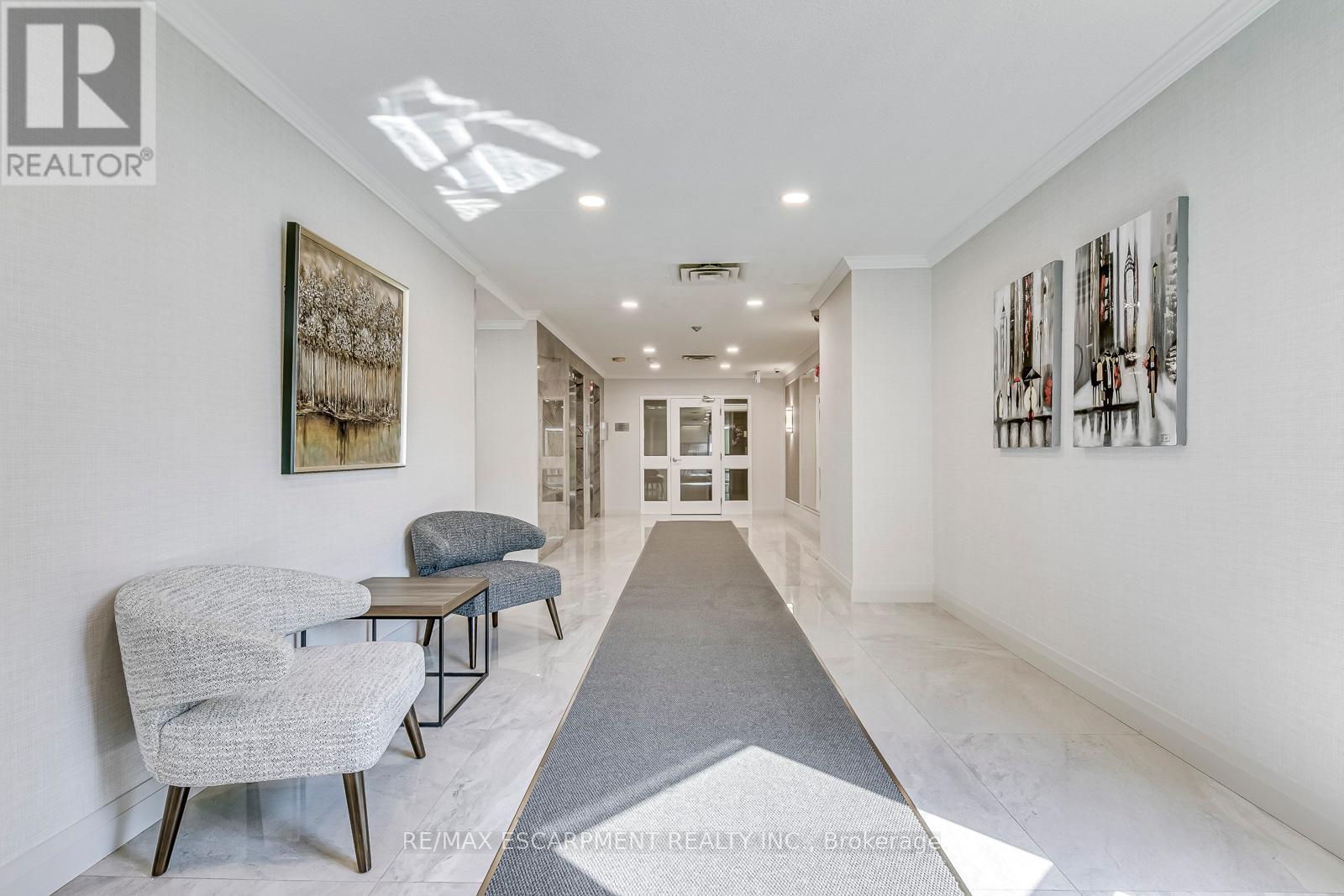 902 - 5080 Pinedale Avenue, Burlington, ON - Indoor Photo Showing Other Room