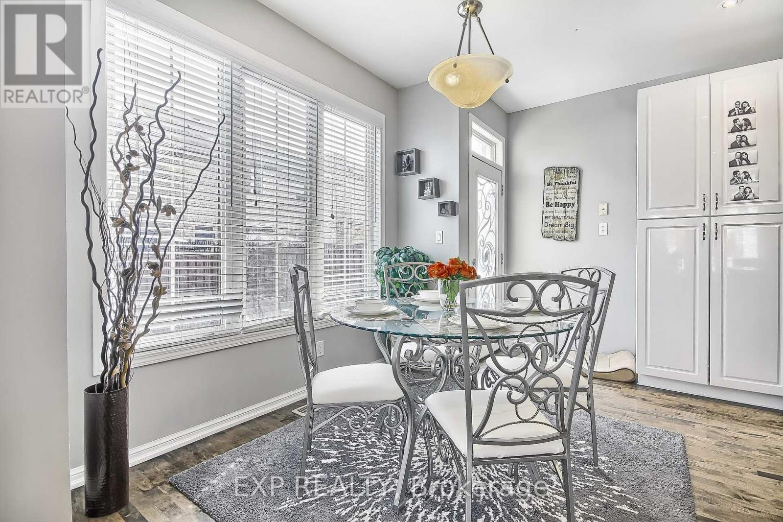 864 Etherington Way, Milton, ON - Indoor Photo Showing Dining Room