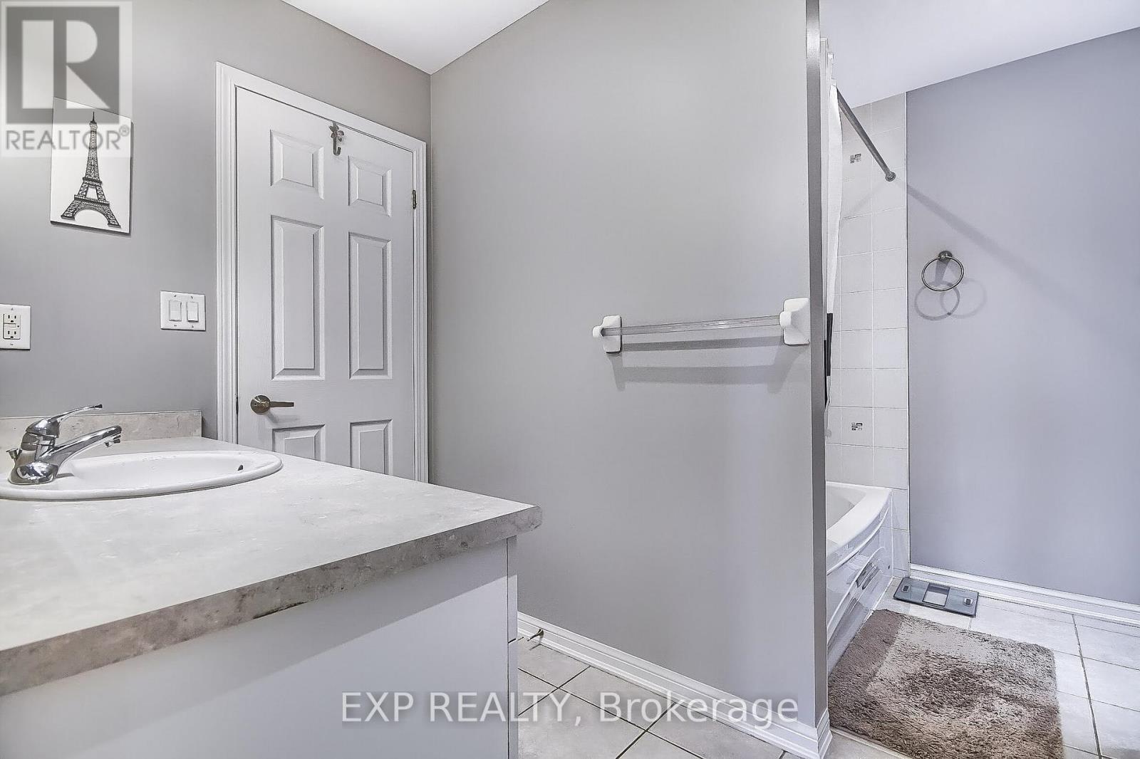 864 Etherington Way, Milton, ON - Indoor Photo Showing Bathroom