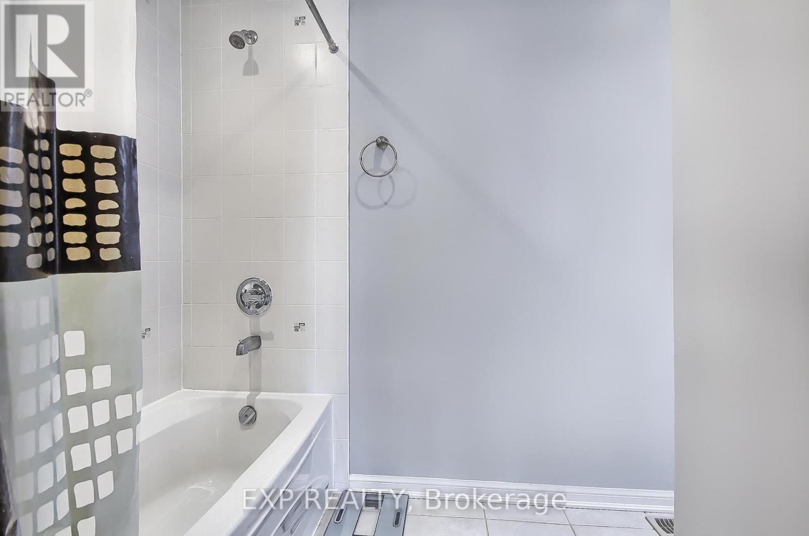 864 Etherington Way, Milton, ON - Indoor Photo Showing Bathroom