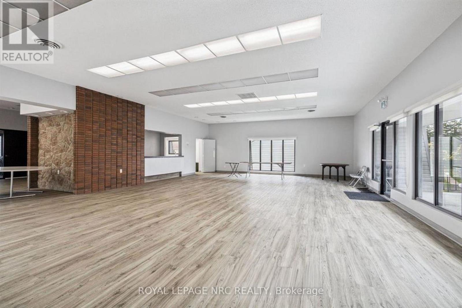 Unit - 4 - 2232 Upper Middle Road, Burlington (Brant Hills), ON - Indoor Photo Showing Other Room